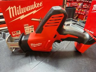 Sierra de sable Milwaukee M18 C18 HZ-0