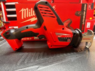 Sierra de sable Milwaukee M18 C18 HZ-0