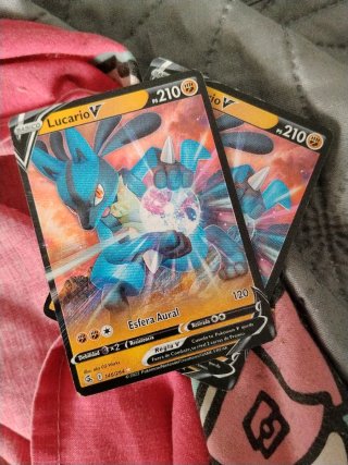 2 Cartas Pokémon Lucario V 146/264