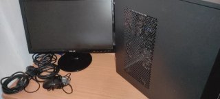 Monitor ASUS y Torre PC