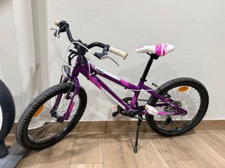 Bicicleta niña morada 20 pulgadas