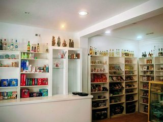 Local comercial en venta en Reyes Católicos en Alcalá de Henares