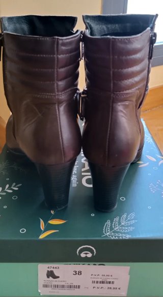 Botas de cuero marrón talla 38