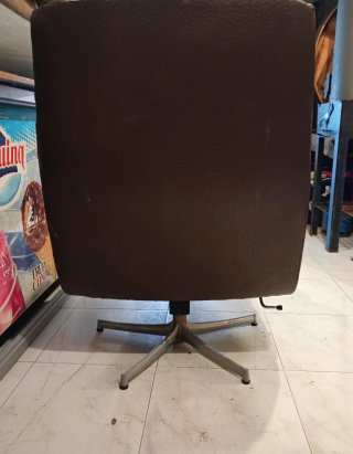 Sillón y otomana de diseño años 70s vintage italia