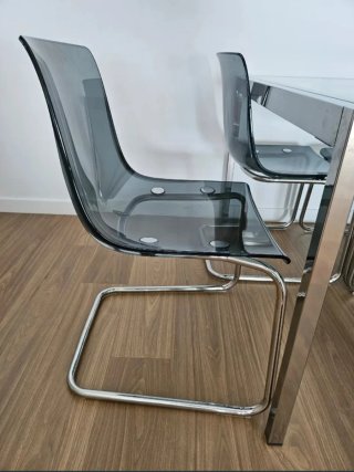 Mesa cristal Ikea GLIVARP