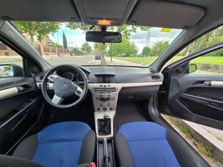 Opel astra año  2009.90cv gasolina Pegatina