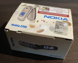 Cellulare Nokia 2760 a conchiglia