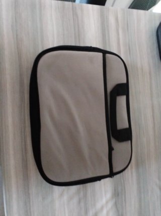 Ordenador Portátil Tablet Windows 11 y su funda