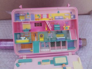 Polly Pocket Casa Disco Cassette Juguete