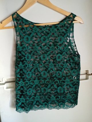 Blusa verde encaje sin mangas