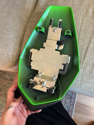 Tapa colín Kawasaki Ninja ZX6R 2024