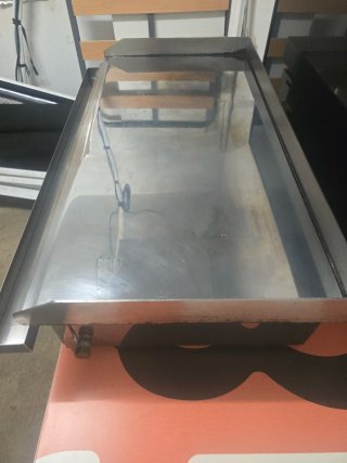 Plancha doble fuego casi nueva enciende pulsando