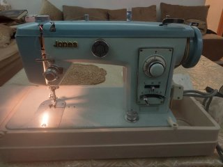 Maquina de coser Jones vintage