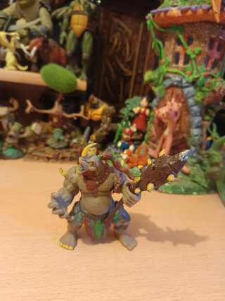 Figura Troll con Maza