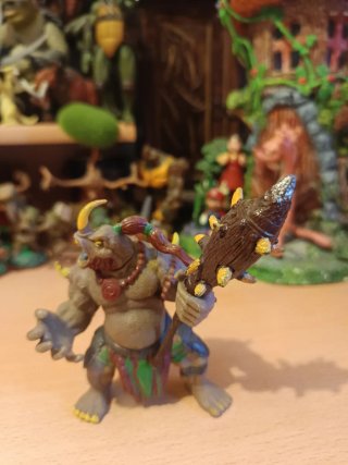 Figura Troll con Maza