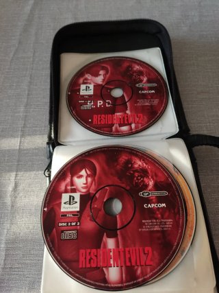 Resident Evil 2 - PlayStation 1 (2 Discos)solo CDs