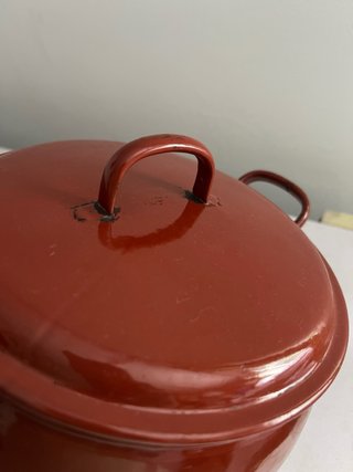 Olla/Tartera antigua marrón esmaltada