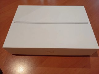 iPad 9 2021 64 GB + Apple Pencil + pacchetto accessori