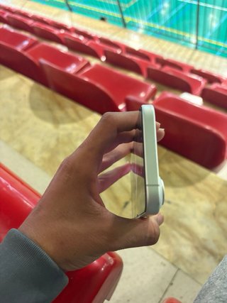 iPhone 16 Apple