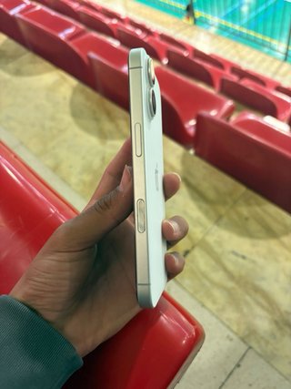 iPhone 16 Apple