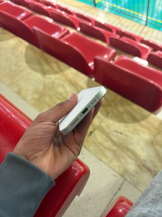 iPhone 16 Apple