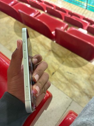 iPhone 16 Apple
