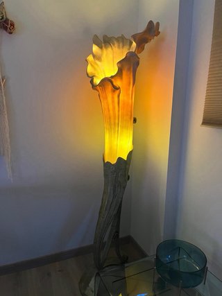 Lámpara Tulipán Beige y Dorada