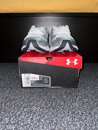 Under Armour UA Sola White Metallic Silver - 47 EU