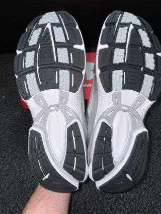 Under Armour UA Sola White Metallic Silver - 47 EU