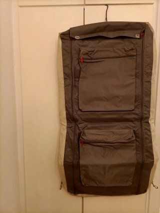 Bolsa de viaje Salomón para trajes.