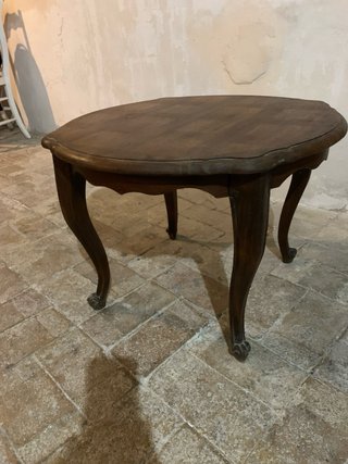 Mesa auxiliar antigua de madera