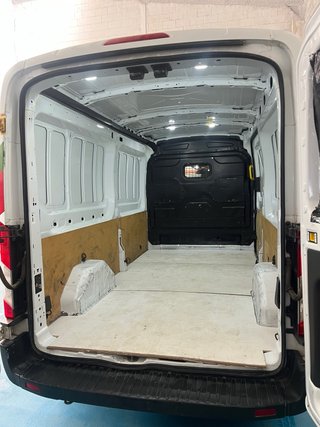 Ford Transit L2H2 2200 cc y 180 cv