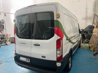 Ford Transit L2H2 2200 cc y 180 cv