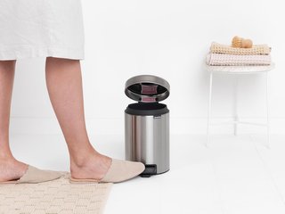 Brabantia cubo de basura pedal acero mate