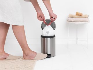 Brabantia cubo de basura pedal acero mate