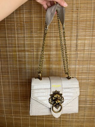 Borsa stile luxury effetto cocco panna con catena