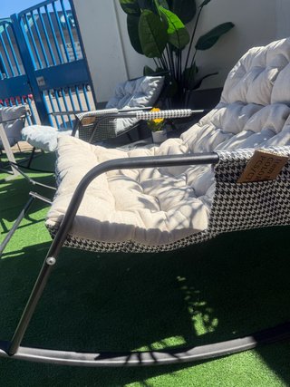 Nueva Silla Mecedora Tumbona Beige.