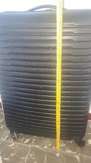 Maleta negra de viaje