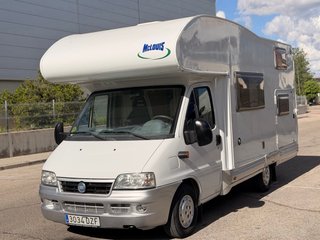 Autocaravana Mclouis capuchina con literas