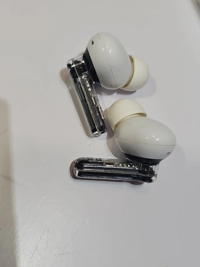 Auricolari wireless Nothing ear (1) con custodia di ricarica