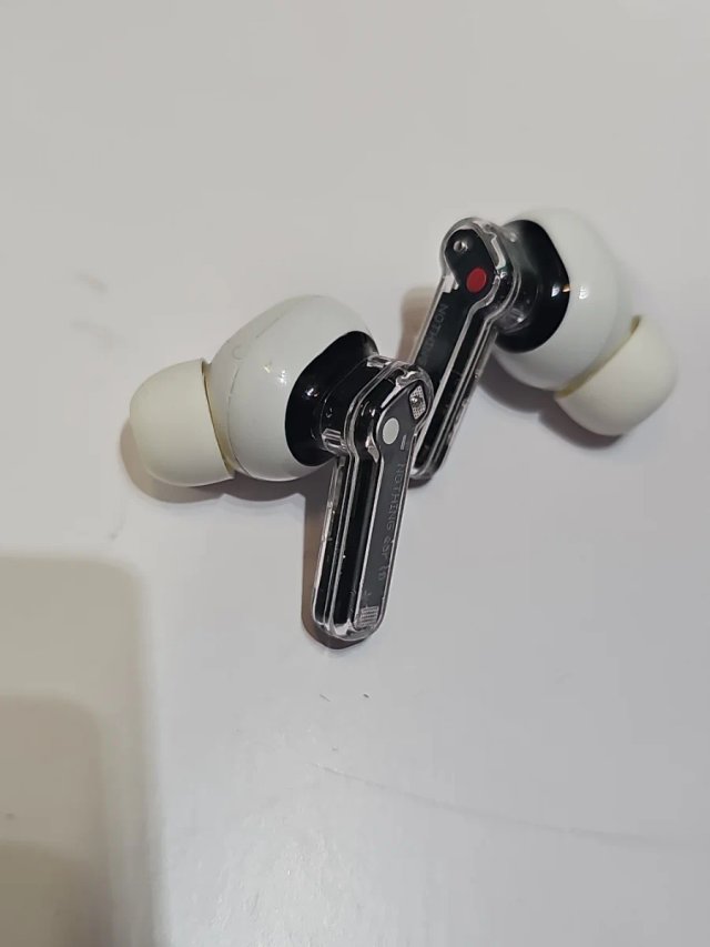 Auricolari wireless Nothing ear (1) con custodia di ricarica