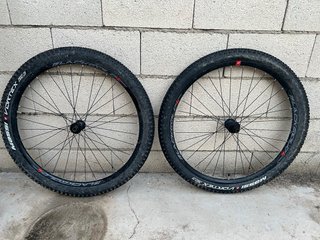 Llantas Massi Blackgold 29” con neumáticos