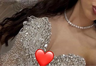 Vestido de fiesta dorado y plateado