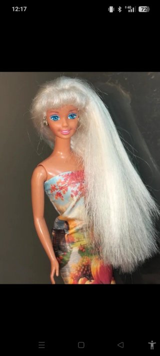 Barbie con vestito autunnale