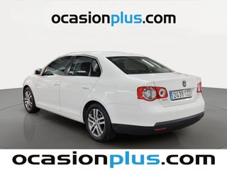 Volkswagen Jetta Highline 1.6 TDI 77 kW (105 CV)