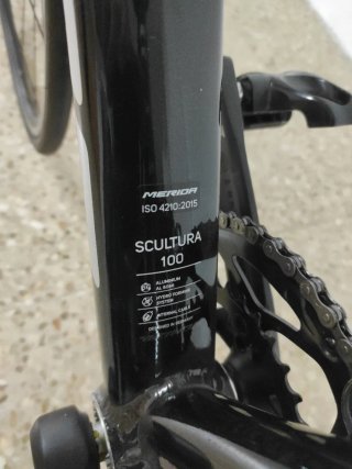 Bicicleta Mérida Scultura 100 Negra
