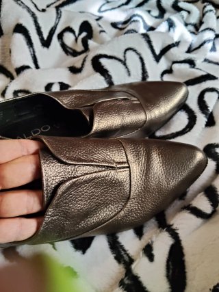 Mocasines dorados con goma