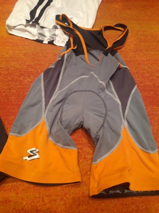 3 Maillots Ciclismo y 2 Culotte Talla M