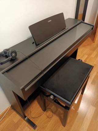 Piano Digital Yamaha Negro