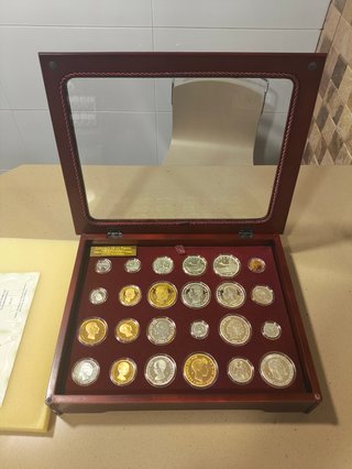 Colección 24 Monedas Oro y Plata. Historia Peseta.